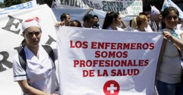 Protesta de enfermerxs. La enfermería, somos profesionales