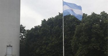 Bandera en el Barrio 17 de Octubre