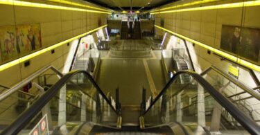 Escaleras mecánicas en el subte