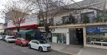 Caller comercial en Av. Mosconi, Villa Pueyrredón