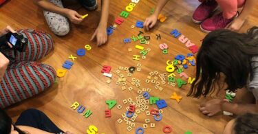 Jugar con letras en el Museo Saavedra