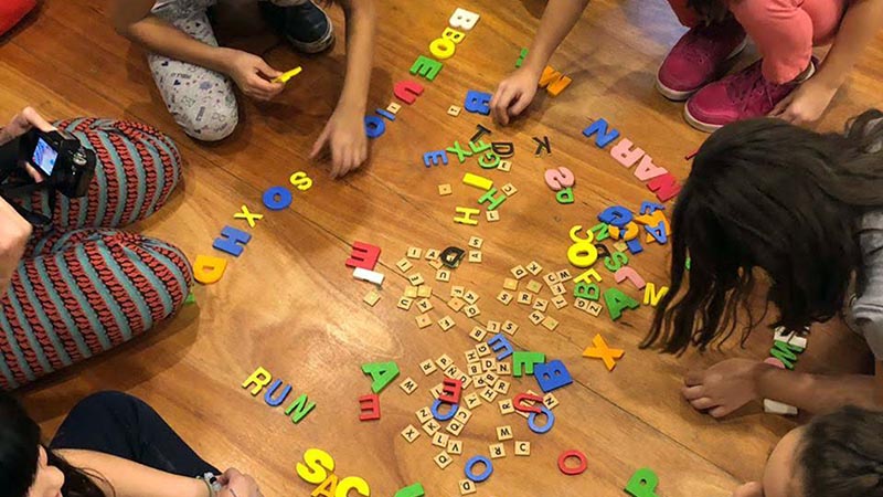 Jugar con letras en el Museo Saavedra
